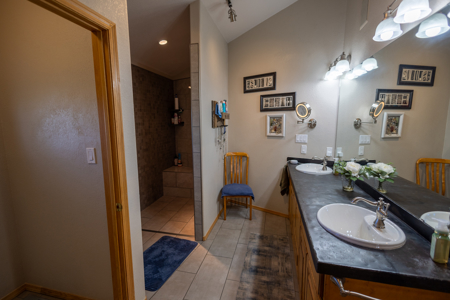 Riverfront Custom Home for Sale in Colorado - image 28