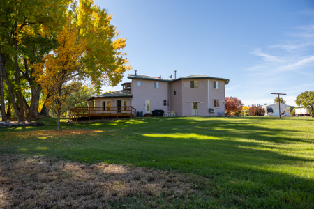 Riverfront Custom Home for Sale in Colorado - image 3