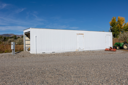 Riverfront Custom Home for Sale in Colorado - image 12
