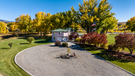 Riverfront Custom Home for Sale in Colorado - image 15