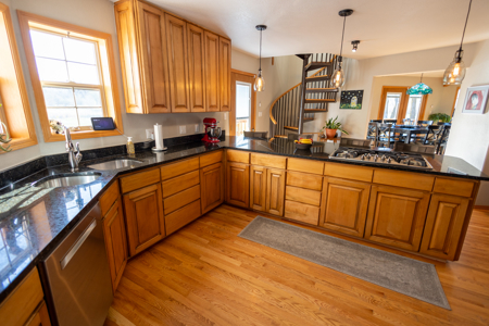 Riverfront Custom Home for Sale in Colorado - image 26