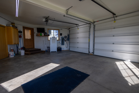 Riverfront Custom Home for Sale in Colorado - image 24