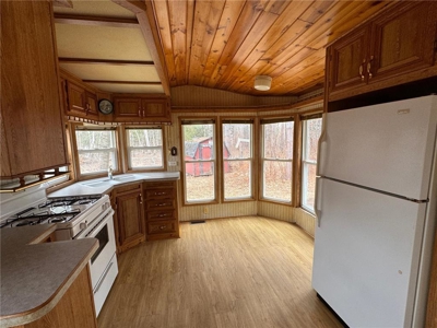 1 Bed/1 Bath Home on 6+ Wooded Acres For Sale in Hinckley MN - image 4