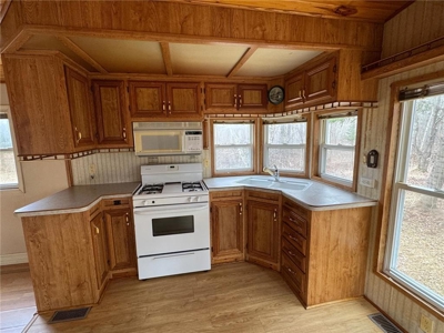 1 Bed/1 Bath Home on 6+ Wooded Acres For Sale in Hinckley MN - image 5
