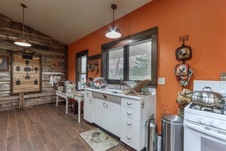 Country Home For Sale in Iola WI - image 13