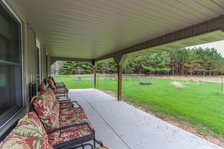 Country Home For Sale in Iola WI - image 31