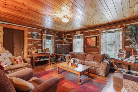 Country Home For Sale in Iola WI - image 23