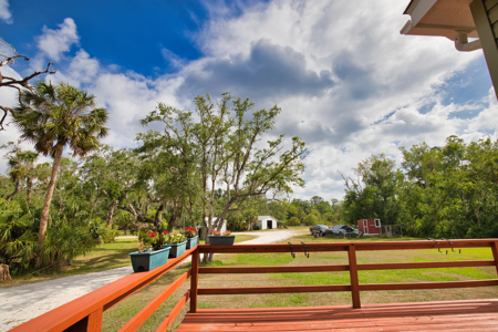 Large home on 9+acres in Arcadia, FL! - image 3