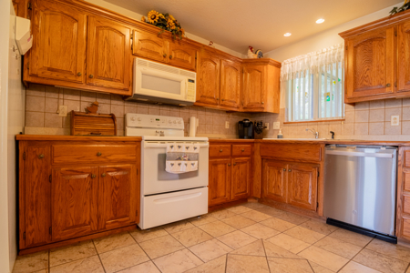 Cameron Mo Ranch Home For Sale - image 22