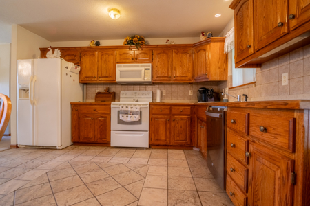 Cameron Mo Ranch Home For Sale - image 21