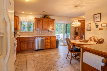 Cameron Mo Ranch Home For Sale - image 8