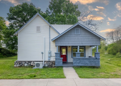 Home for sale in the Southern Missouri Ozarks - image 3