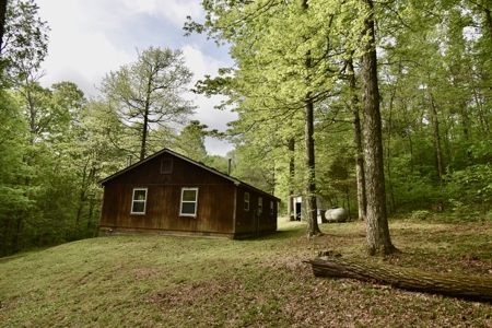 Secluded Crawford County Cabin in Southern Indiana - image 1