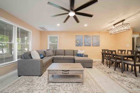 Lake Winnsboro Waterfront Home Wood County Texas For Sale - image 8