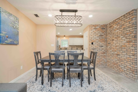 Lake Winnsboro Waterfront Home Wood County Texas For Sale - image 9