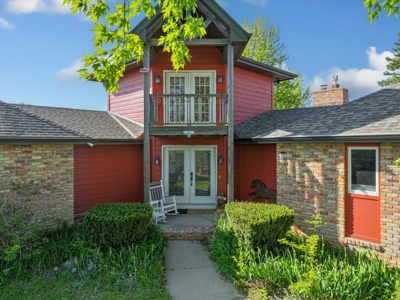 Private Country Missouri Valley Oasis - image 2