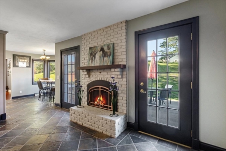 Private Country Missouri Valley Oasis - image 11