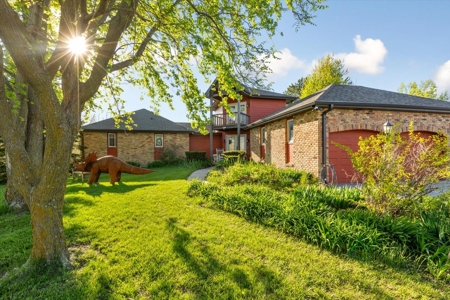 Private Country Missouri Valley Oasis - image 1