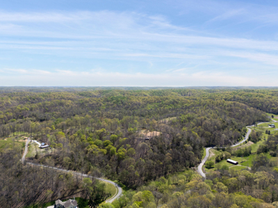 Panoramic Hilltop Paradise in Prestigious Russell Ridge - image 13