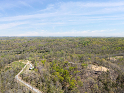 Panoramic Hilltop Paradise in Prestigious Russell Ridge - image 23