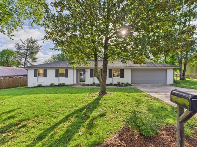 Neighborhood 3 Bedroom, 2 Bath Home For Sale in Harrison - image 2