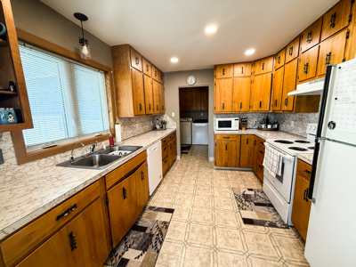 Large Malta Montana Home For Sale Close to Hospital - image 5