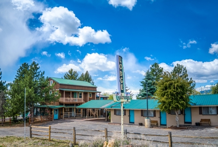 This Lodge is a vacation rental resort near Grand Mesa - image 3