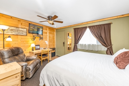 This Lodge is a vacation rental resort near Grand Mesa - image 34