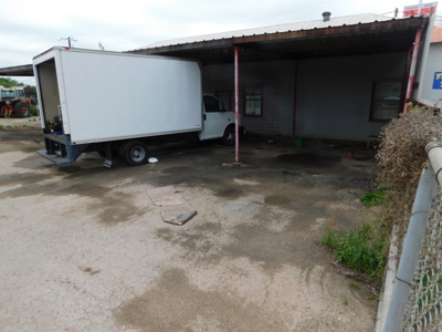 Prime Commercial Property in Coleman Texas - image 4