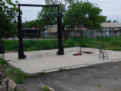 Prime Commercial Property in Coleman Texas - image 3