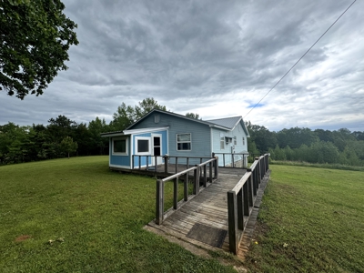 Small Country Home on 5 Acres McNariy County TN - image 2