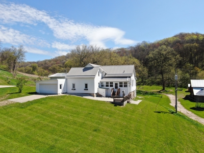 Online-Only Auction | 253+/- Acre Farm with Two Homes - image 2