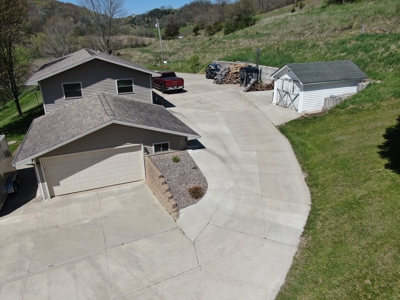 Online-Only Auction | 253+/- Acre Farm with Two Homes - image 49