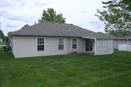 Home for sale in Raymore Missouri - image 33