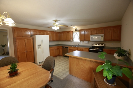 Home for sale in Raymore Missouri - image 20