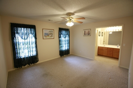 Home for sale in Raymore Missouri - image 12