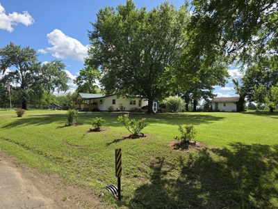Country Home and 40 Acres – Pasture, Woods, Ponds & Scenic Views - image 2