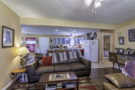 Home For Sale in Salem, Arkansas - image 4