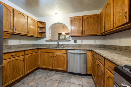Custom Home with Dream Shop & Room for Horses in Mesilla Park, NM - image 17
