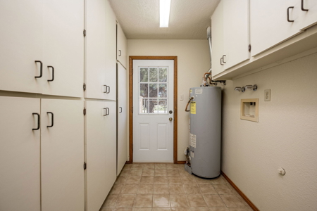 Custom Home with Dream Shop & Room for Horses in Mesilla Park, NM - image 24