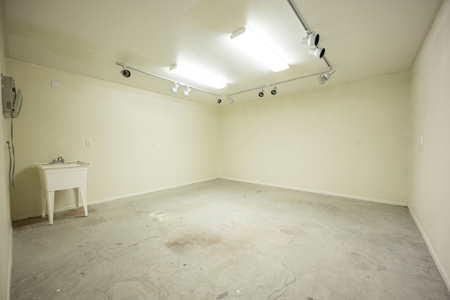 Custom Home with Dream Shop & Room for Horses in Mesilla Park, NM - image 45
