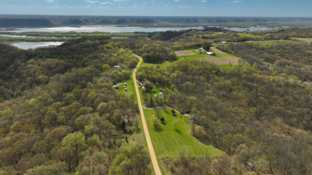 Mississippi River Hilltop Cabin for Sale in Crawford County, WI - image 37