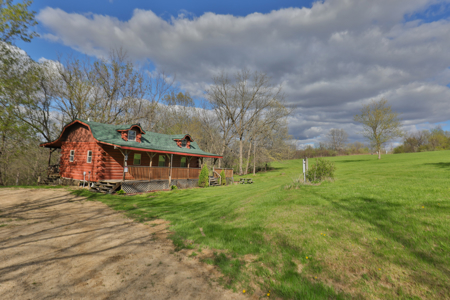 Mississippi River Hilltop Cabin for Sale in Crawford County, WI - image 46