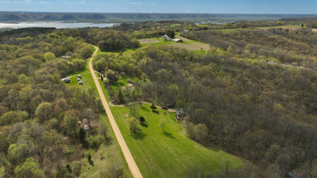 Mississippi River Hilltop Cabin for Sale in Crawford County, WI - image 38