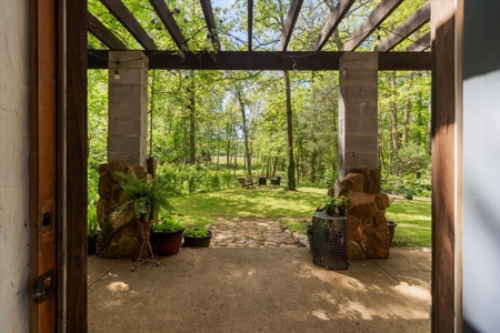 Secluded Ozarks Retreat with Spring-Fed Creek, ICF Construction - image 8