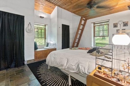 Secluded Ozarks Retreat with Spring-Fed Creek, ICF Construction - image 20