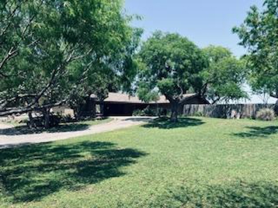Unique Contemporary Nueces River Front Home - image 41