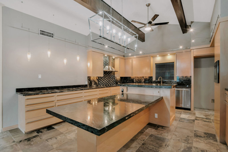 Unique Contemporary Nueces River Front Home - image 4