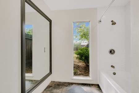 Unique Contemporary Nueces River Front Home - image 14