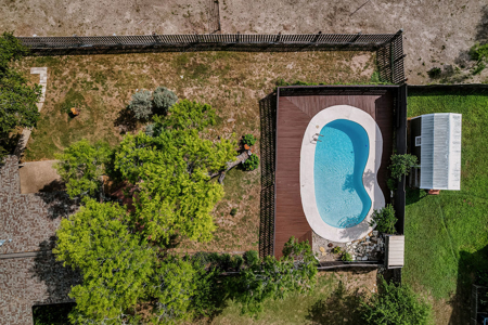 Unique Contemporary Nueces River Front Home - image 37